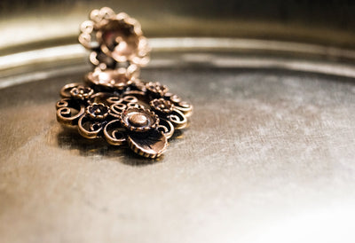 ROYAL ACCESSORIES FOR YOUR WEDDING