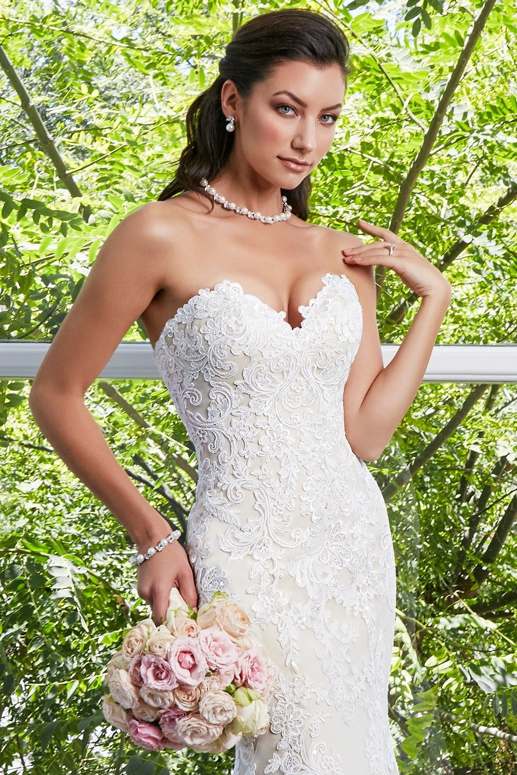 Pearl necklace with wedding dress top