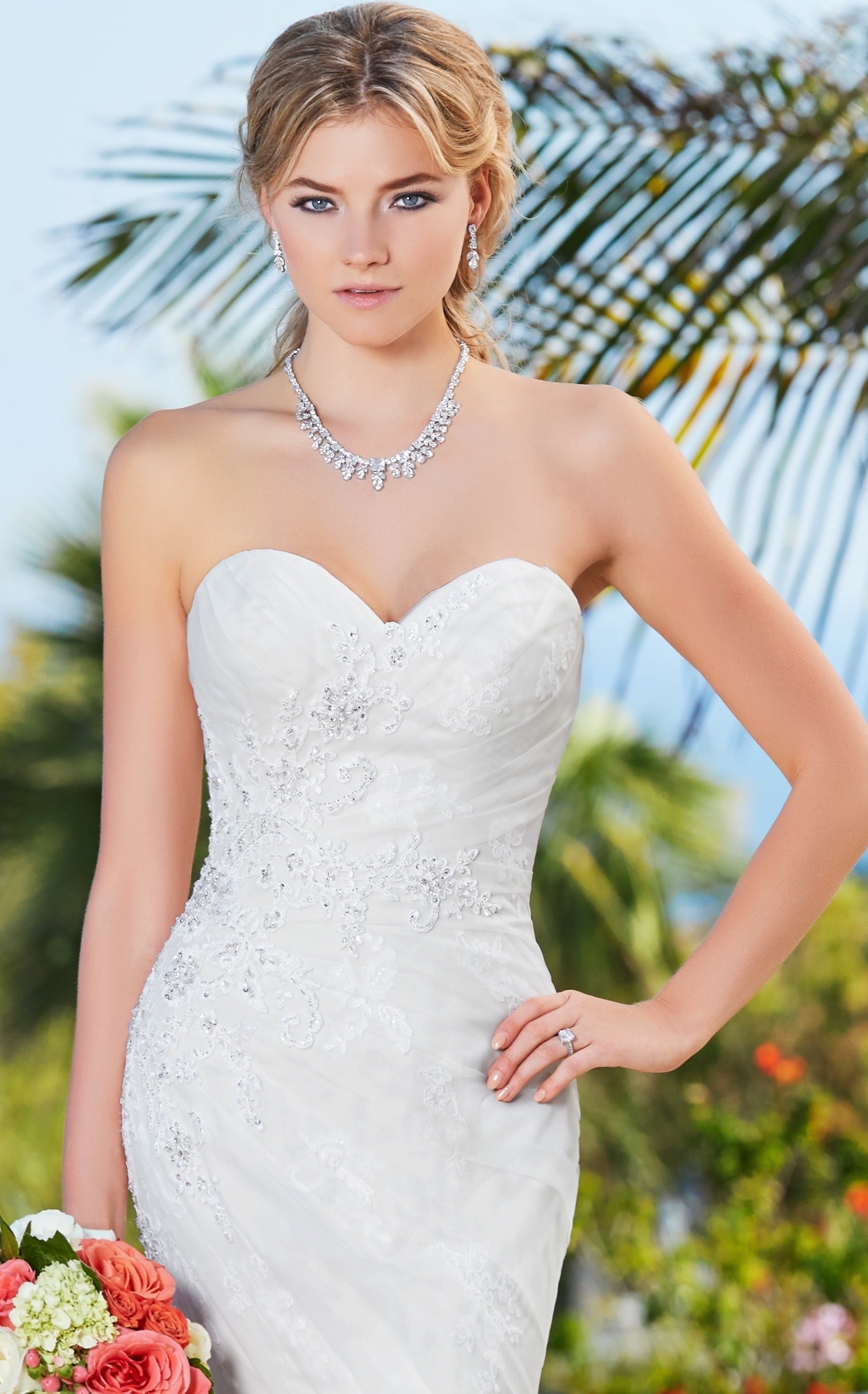 Leizia Necklace on Model Phoebe KKC